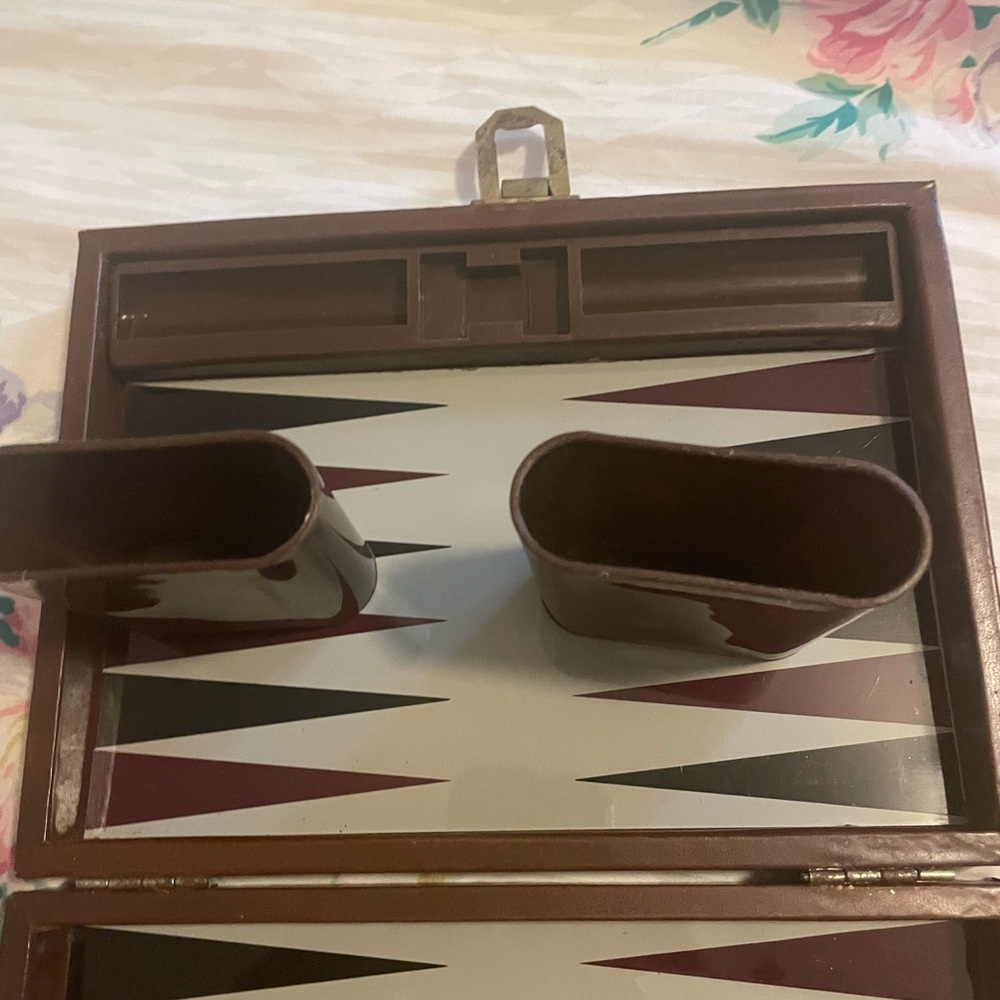 Mini Backgammon Game - Picture 11 of 12